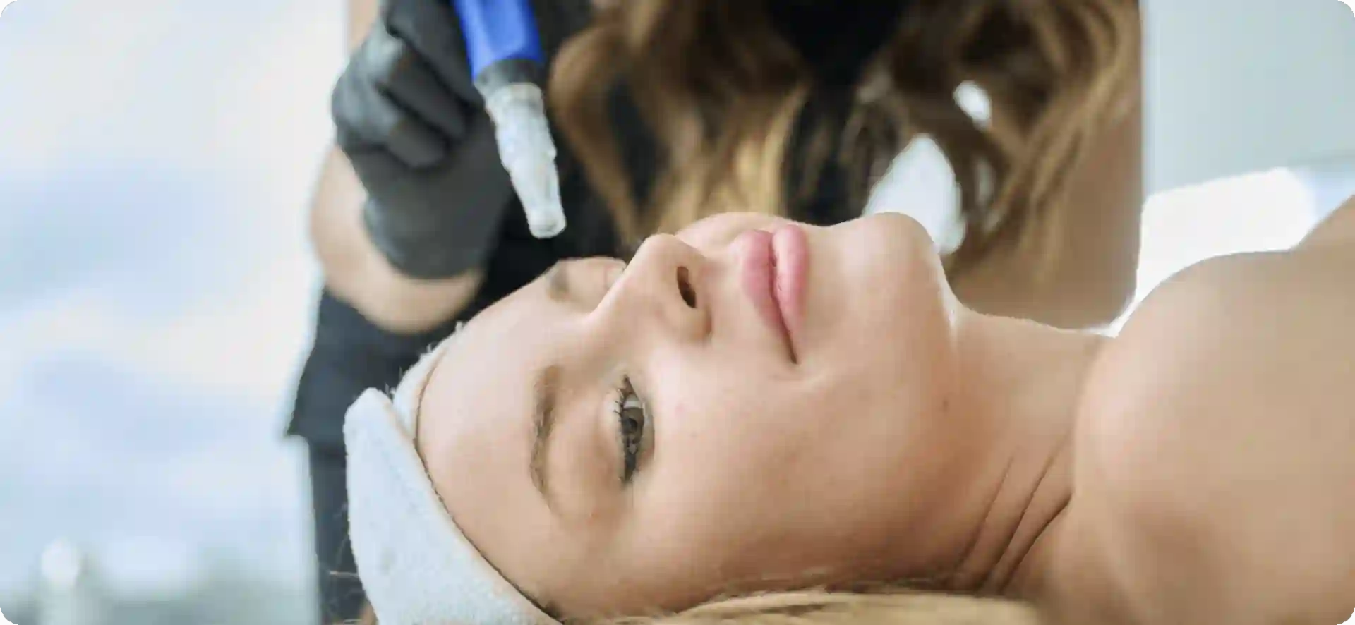 How Do Microneedles Trigger New Collagen and Elastin in Loose Skin Buxton?